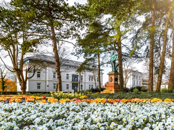 Bild 0: Prinz-Adalbert-von-Preußen-Denkmal